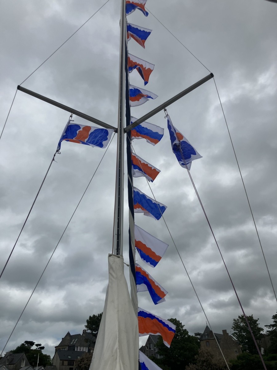 Marcel Dinahet - Dessins et drapeaux